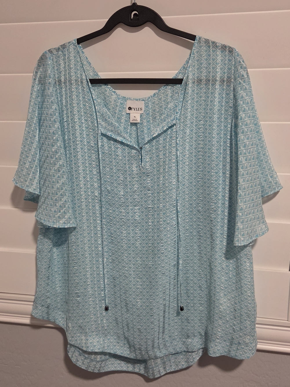Lux Women's Light Blue Patterned Tie-Neck Blouse
